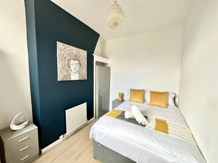 Princes Park Semi With Jacuzzi Sleeps 6 L8 Liverpool